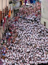 Los músicos preparándose para la interpretación.