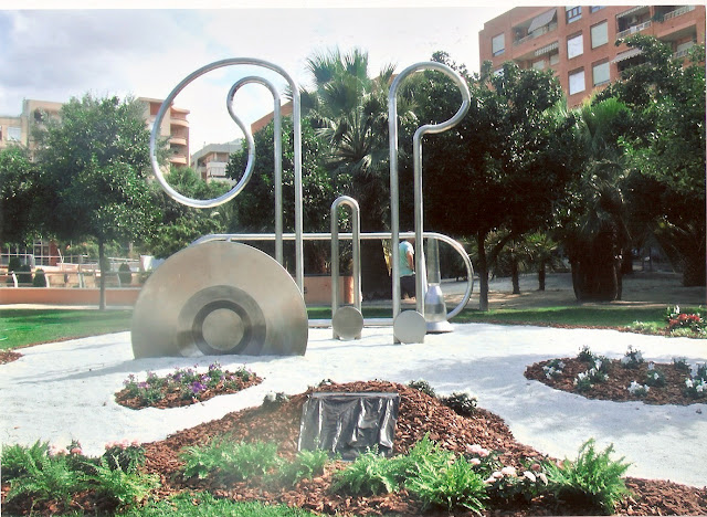 MONUMENT IN MESTRE FERRERO PARK